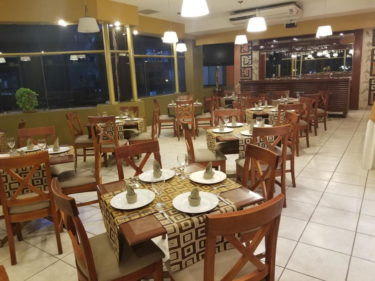 Hotel El Brujo La Merced Trujillo Buitenkant foto